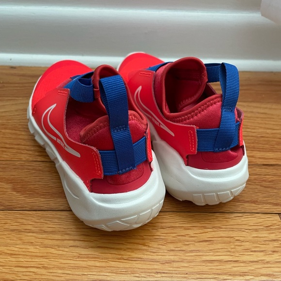 Nike Kids Flex Runner Size 3Y (like new!) - Picture 5 of 7
